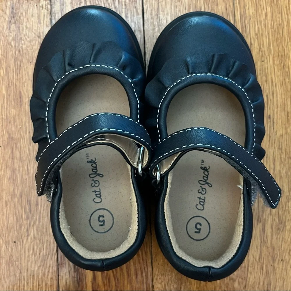 Cat&Jack toddler girl Mary Jane shoes - size 5 - Picture 2 of 4